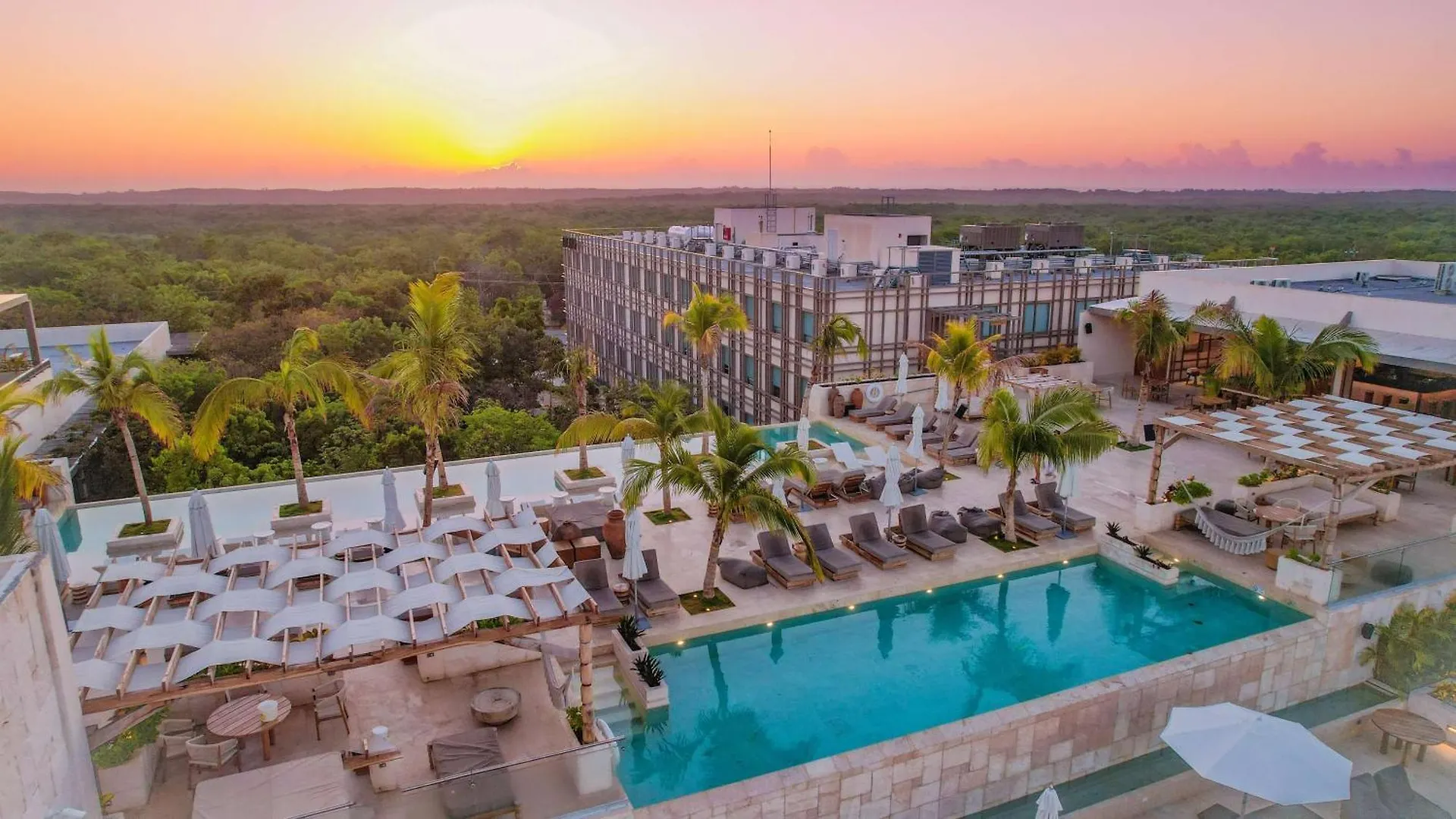Hotel Motto By Hilton Tulum